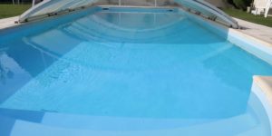 Jolie piscine couverte à Blandy