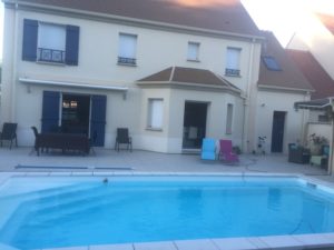 Belle piscine à La Chapelle-en-Serval